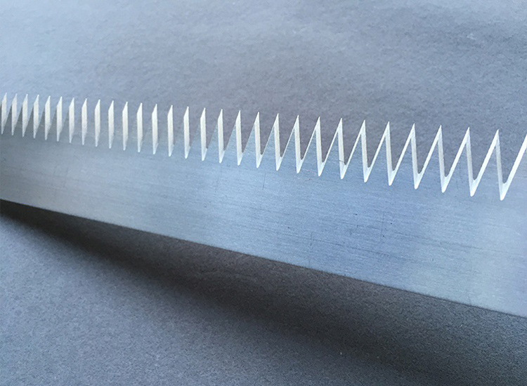 鋸(ju)齒刀片