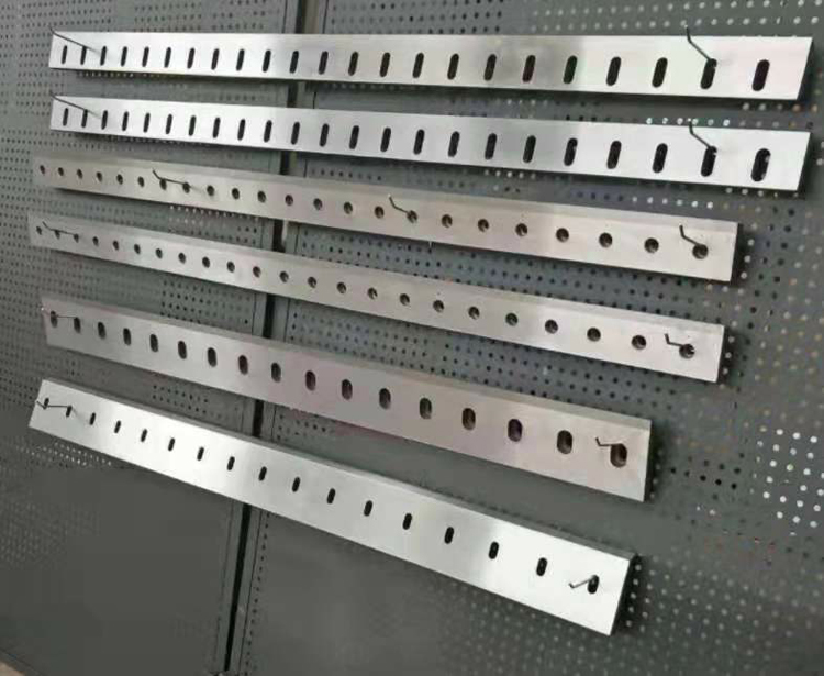 刀口鑲(xiang)鋼刀